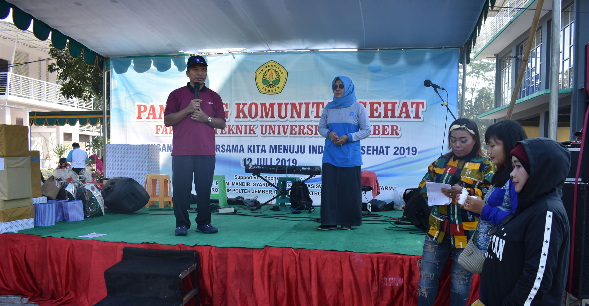 FAKULTAS TEKNIK UNIVERSITAS JEMBER MENJADI TUAN RUMAH KOMUNITAS SEHAT FAKULTAS TEKNIK UNIVERSITAS JEMBER MENJADI TUAN RUMAH KOMUNITAS SEHAT
